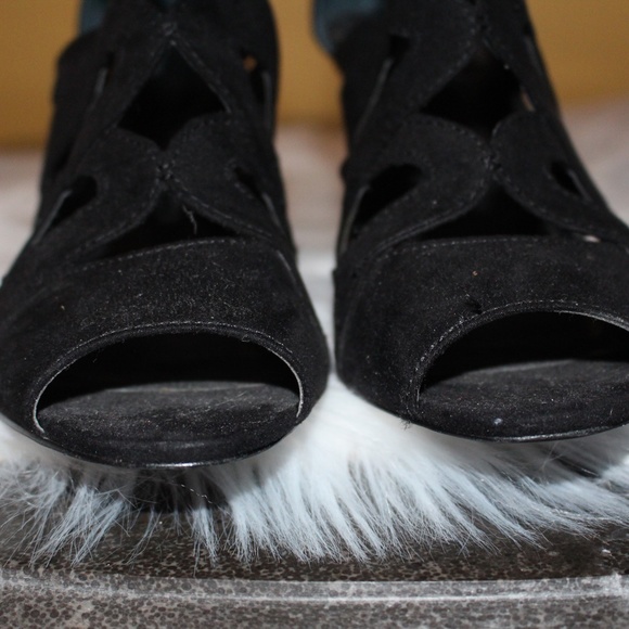 Style & Co. black cut-out  peep heeled shoe. - Picture 5 of 14